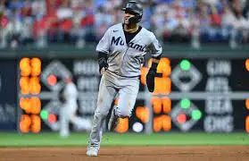 Yuli Gurriel inició remontada de los Marlins ante los Bravos 1 Yuli Gurriel inició remontada de los Marlins ante los Bravos