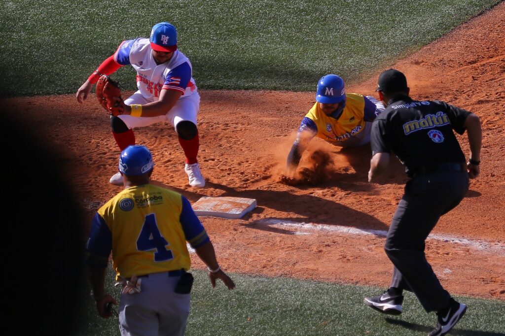 LOS ÁRBITROS DE LA SERIE DEL CARIBE MIAMI 2024
