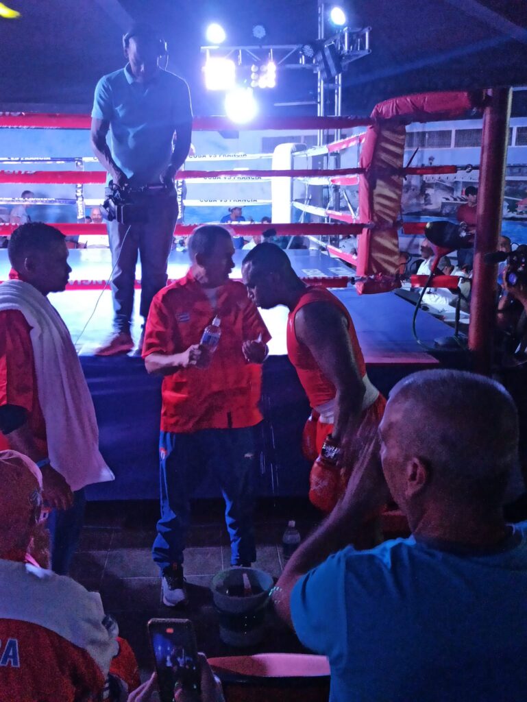 CUBA BARRIÓ A FRANCIA EN TOPE DE BOXEO