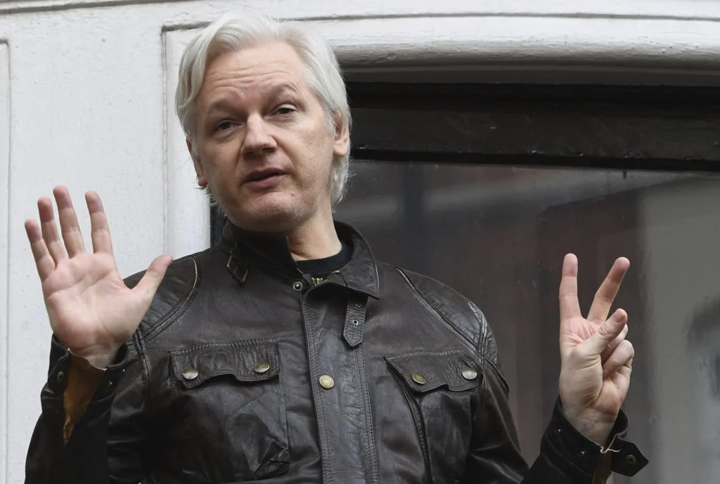 WIKILEAKS ANUNCIA QUE ASSANGE ABANDONÓ EL REINO UNIDO TRAS SER EXCARCELADO