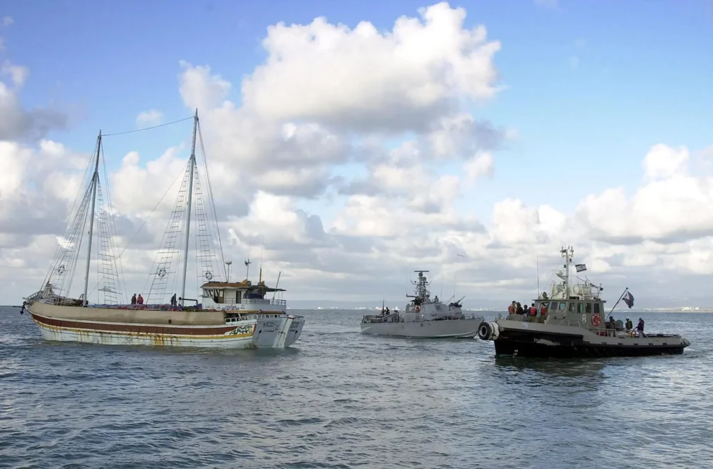 LOS HUTÍES DESAFÍAN EL MEDITERRÁNEO E ISRAEL DUDA DE LA EFICACIA DE SUS ATAQUES