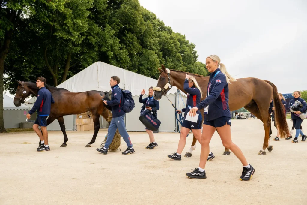 LOS CABALLOS DE LA HÍPICA YA ESTÁN EN VERSALLES PARA COMPETIR EN PARÍS 2024