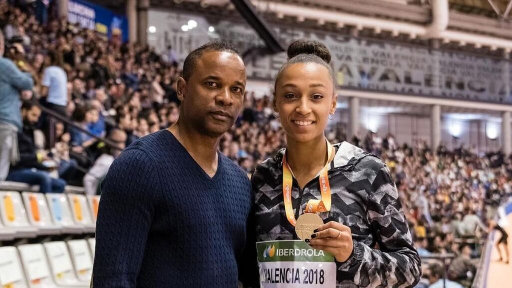 ANA PELETEIRO ARREMETE CONTRA EL PERIODISMO DEPORTIVO ESPAÑOL Y LO ACUSA DE MENTIR 6 ANA PELETEIRO ARREMETE CONTRA EL PERIODISMO DEPORTIVO ESPAÑOL Y LO ACUSA DE MENTIR