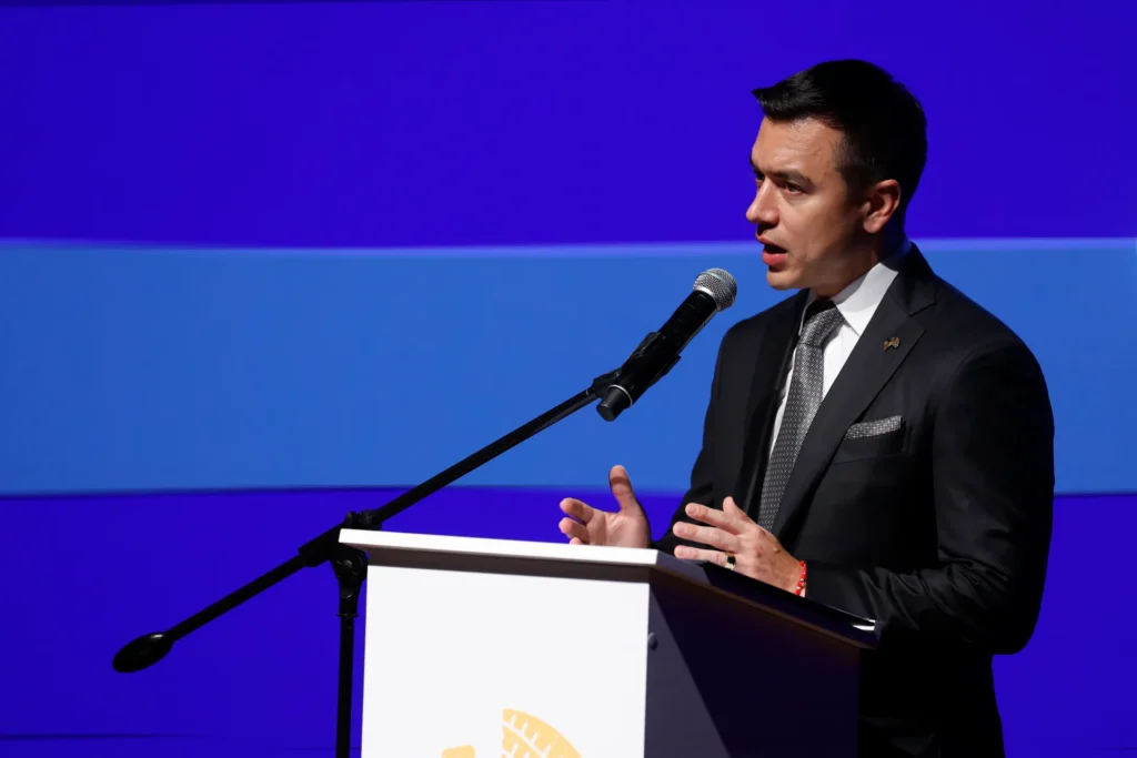 COMIENZA LA CUMBRE IBEROAMERICANA, LA PRIMERA SIN PRESIDENTES LATINOS EXCEPTO EL ANFITRIÓN