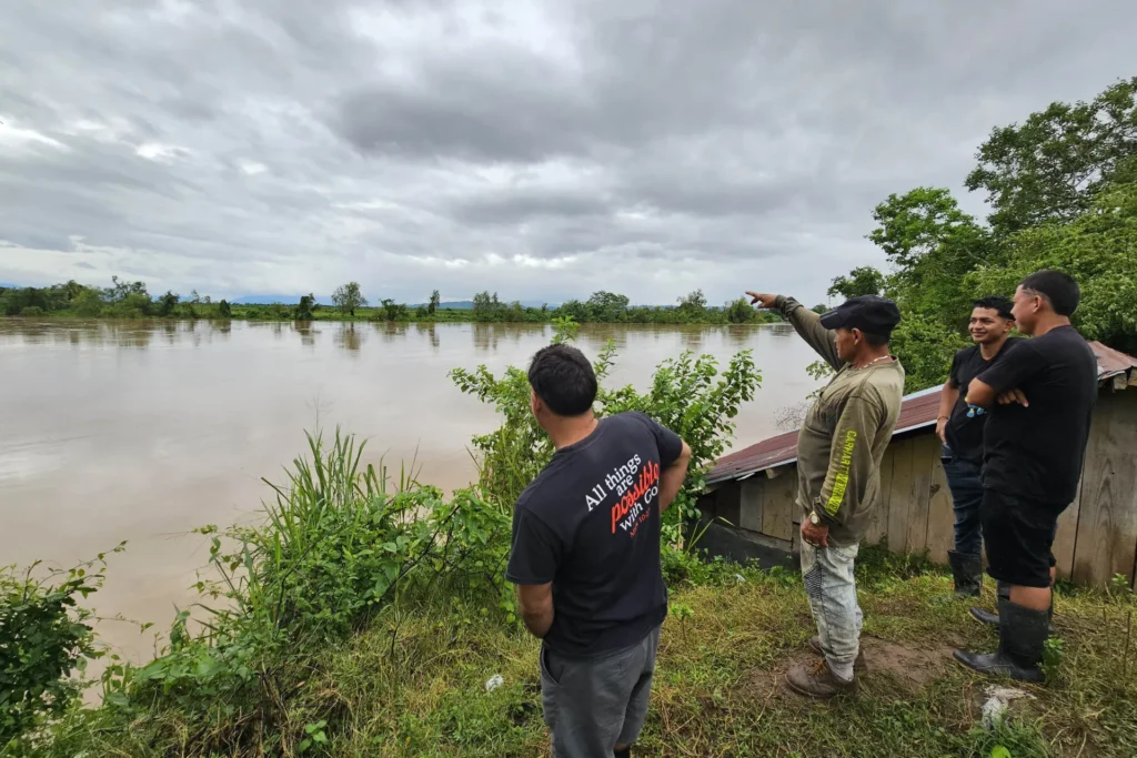 ALERTA ROJA EN EL SUR DE HONDURAS, FRONTERIZO CON EL SALVADOR Y NICARAGUA, POR TORMENTA SARA