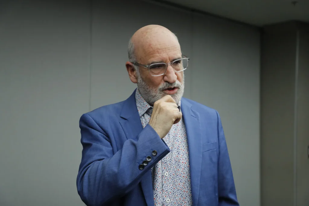 FERNANDO ARAMBURU DESTACA EN MÉXCO A LA ESCRITURA COMO "ANTÍDOTO CONTRA LA NOSTALGIA"