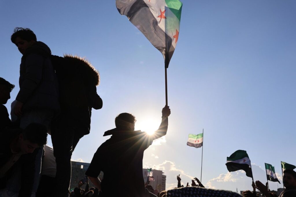 SIRIA FESTEJA UNIDA BAJO SU "VIEJA-NUEVA" BANDERA