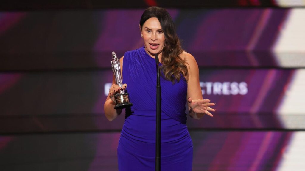 KARLA SOFÍA GASCÓN, MEJOR ACTRIZ DE LOS PREMIOS DE CINE EUROPEO POR 'EMILIA PÉREZ'