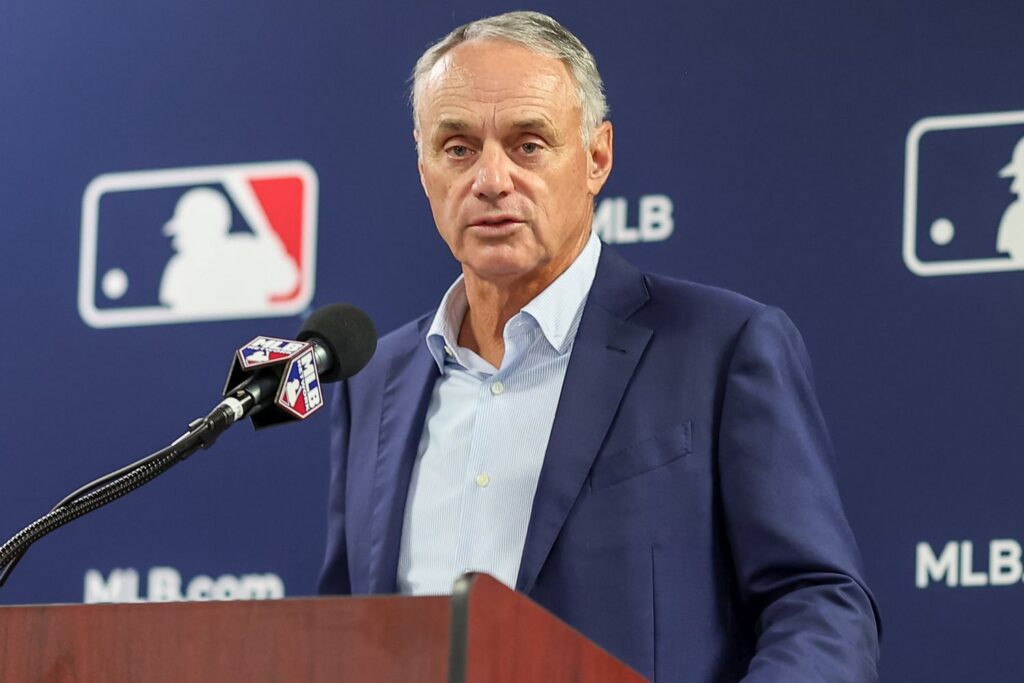 MANFRED APLACA RUMORES SOBRE REGLA DEL "GOLDEN AT-BAT" EN LAS GRANDES LIGAS