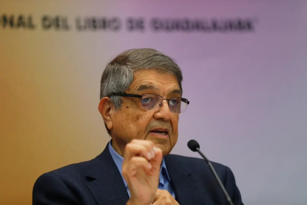 SERGIO RAMÍREZ ASUME EN LA FIL SU "OBLIGACIÓN" DE NARRAR LAS INJUSTICIAS DE NICARAGUA