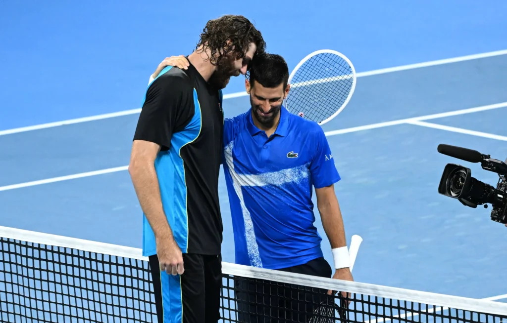DJOKOVIC NO PUEDE CON OPELKA EN BRISBANE