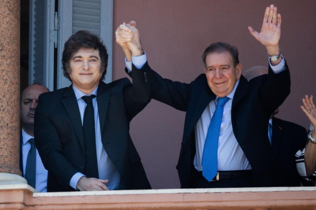 MARÍA CORINA MACHADO AGRADECE A JAVIER MILEI POR "TODO SU APOYO" A GONZÁLEZ URRUTIA