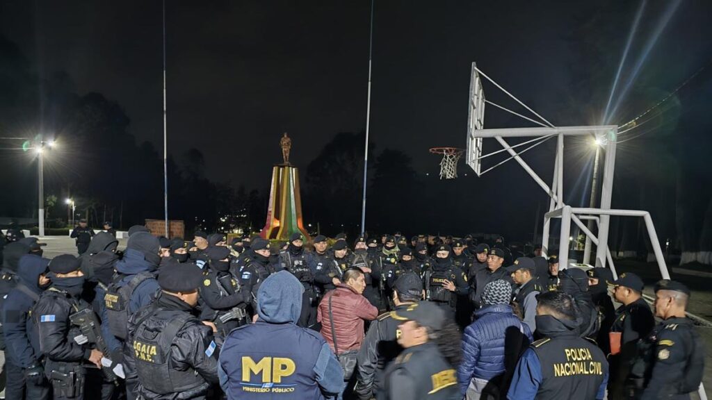 GUATEMALA DESMANTELA RED DE TRÁFICO DE MIGRANTES A EEUU QUE INCLUÍA POLICÍAS