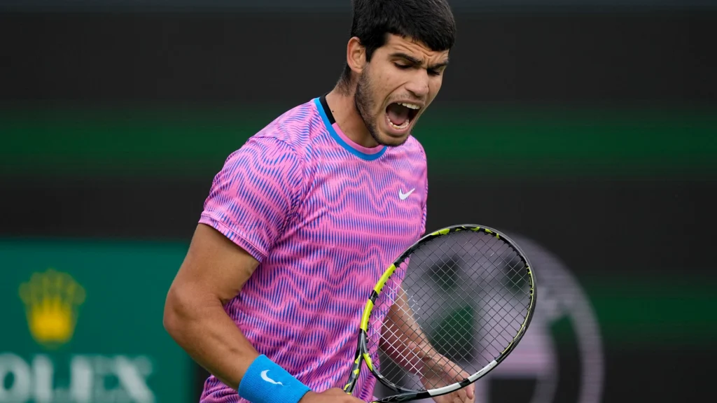 ALCARAZ ENTRA CON FUERZA EN SU DEFENSA DE INDIAN WELLS