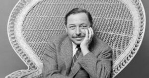 En la foto el dramaturgo estadounidense Tennessee Williams
