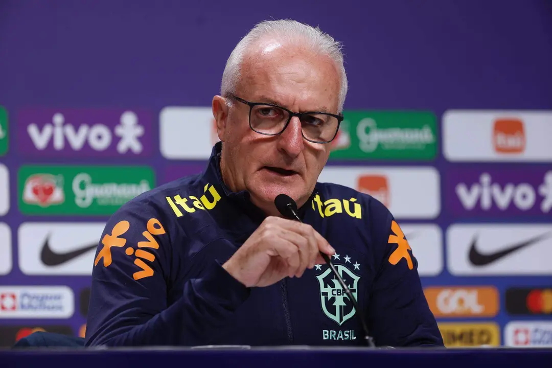 En la foto, el ya exseleccioandor de Brasil Dorival Júnior