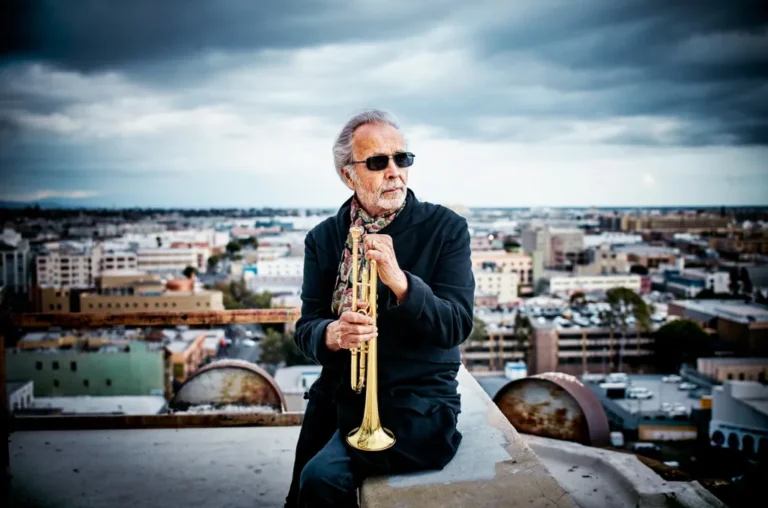 En la foto, el músico estadounidense Herb Alpert