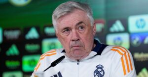 En la foto, el entrenador del Real Madrid, Carlo Ancelotti, en rueda de prensa
