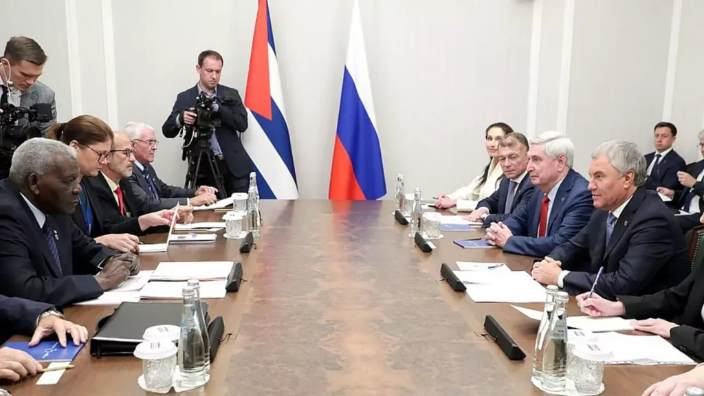 En la foto, una reunión de la Comisión Interparlamentaria Rusia y Cuba