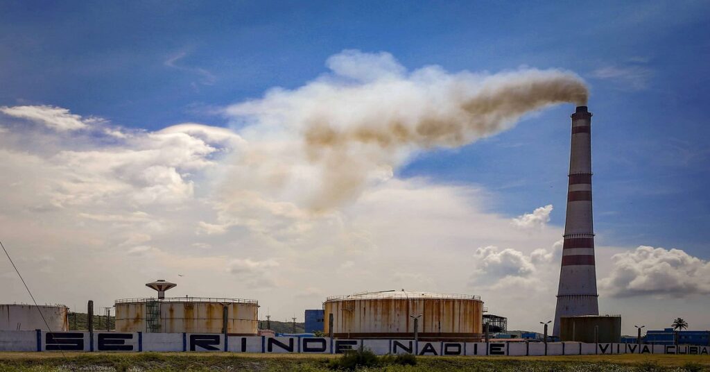 En la foto se ve la termoeléctrica de Santa Cruz del Norte
