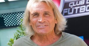 En la foto, el mítico portero argentino Hugo Gatti