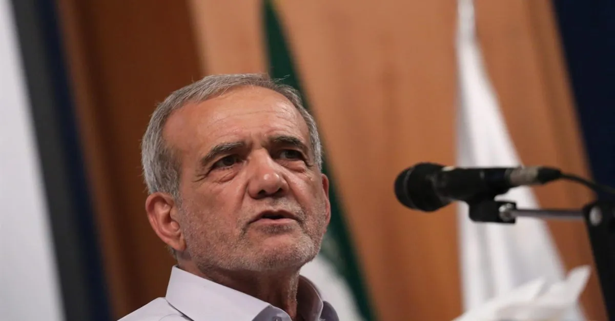 En la foto, el presidente de irán, Masud Pezeshkia