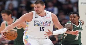 En la foto Nikola Jokic, jugador de los Phoenix Suns