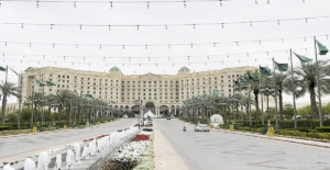 En la foto el Hotel Ritz Carlton de Riad, sede de las conversaciones entre Rusia y EEUU sobre Ucrania