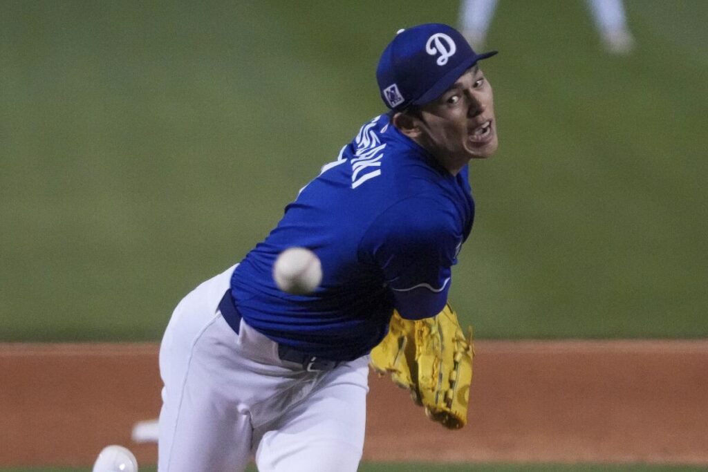 SASAKI DEBUTA EN PRETEMPORADA CON LOS DODGERS Y LANZA TRES INNINGS EN BLANCO