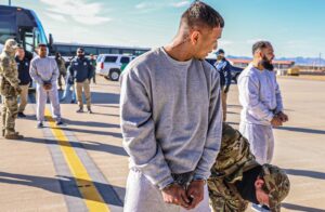 En la foto, emigrantes cubanos de regreso a Cuba