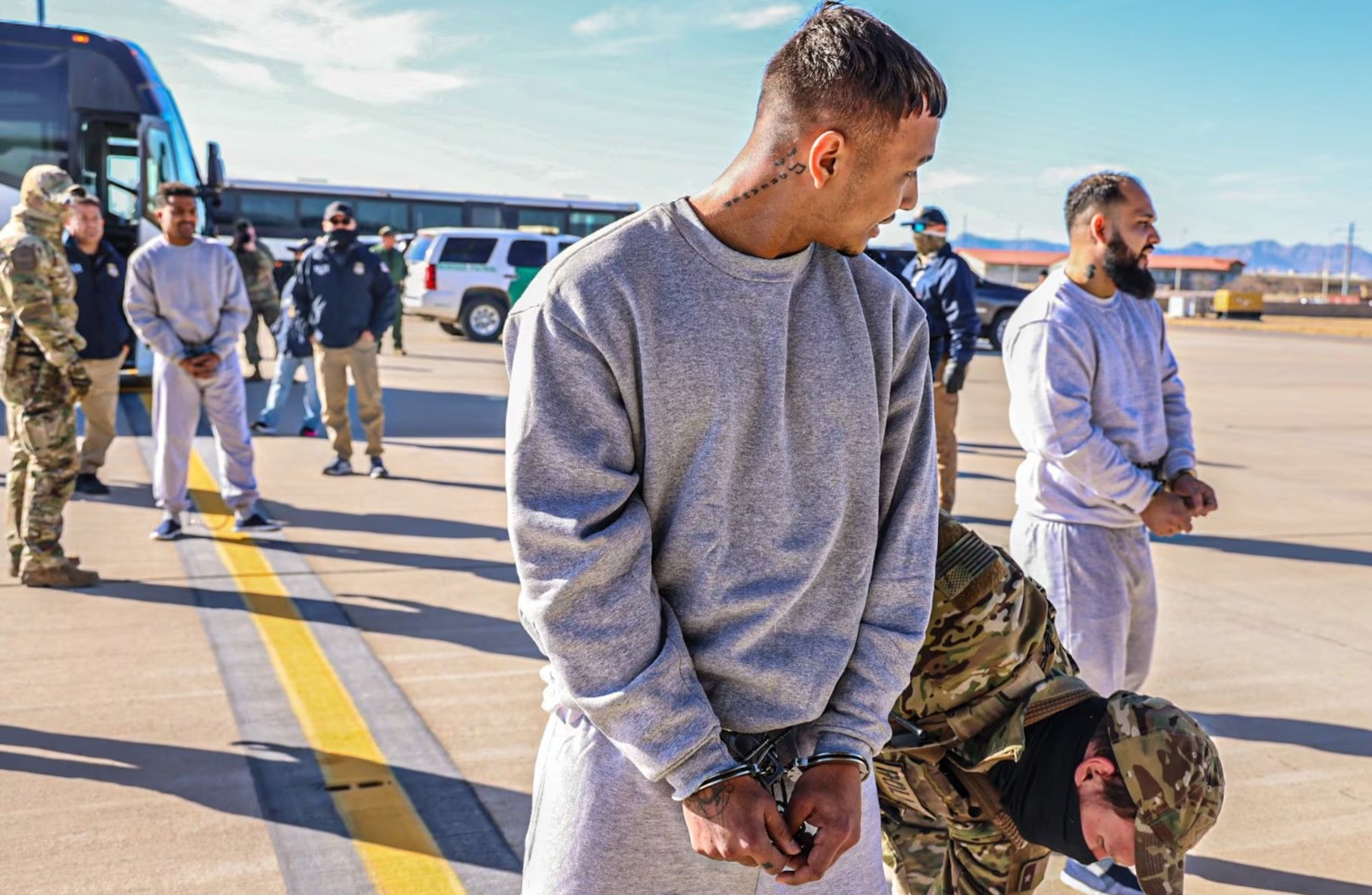 En la foto, emigrantes cubanos de regreso a Cuba