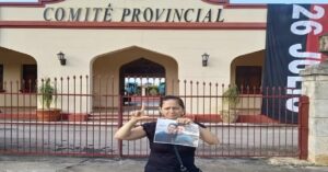 En la foto, Marta Perdomo, madre de los presos políticos cuanos Jorge y Nadir Martín Perdomo