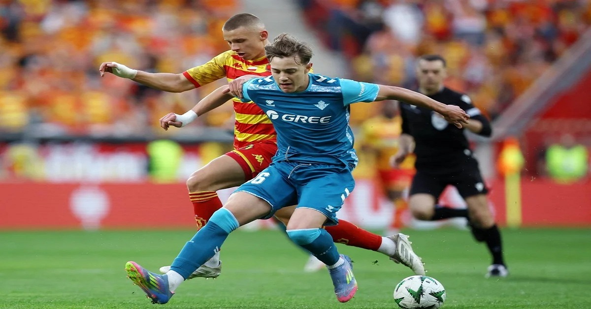 En la foto, momento del partido entre el Jagiellonia polaco y el Betis español