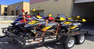 En la foto, motos enviadas de Miami a Cuba