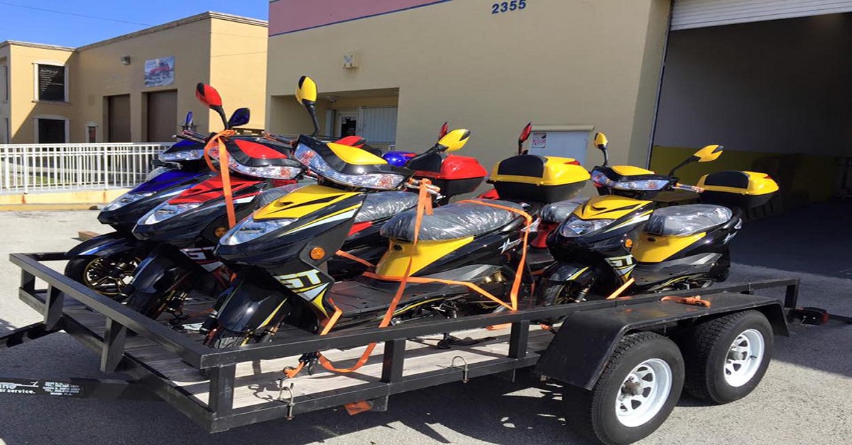 En la foto, motos enviadas de Miami a Cuba