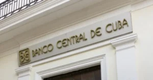 En la foto, el Banco Central de Cuba
