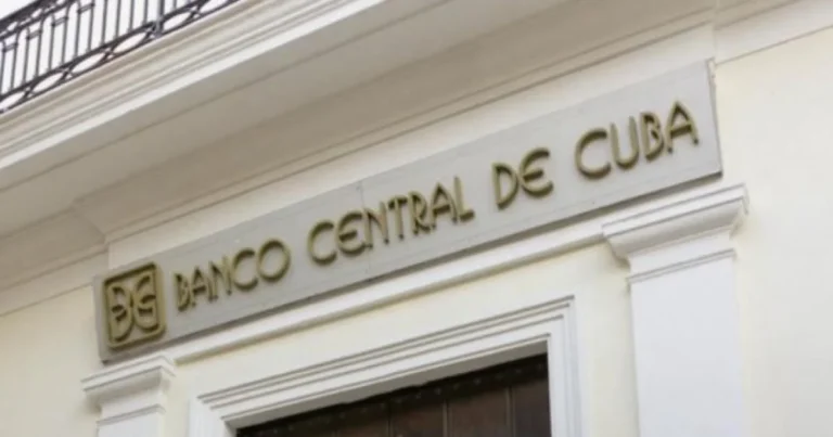 En la foto, el Banco Central de Cuba