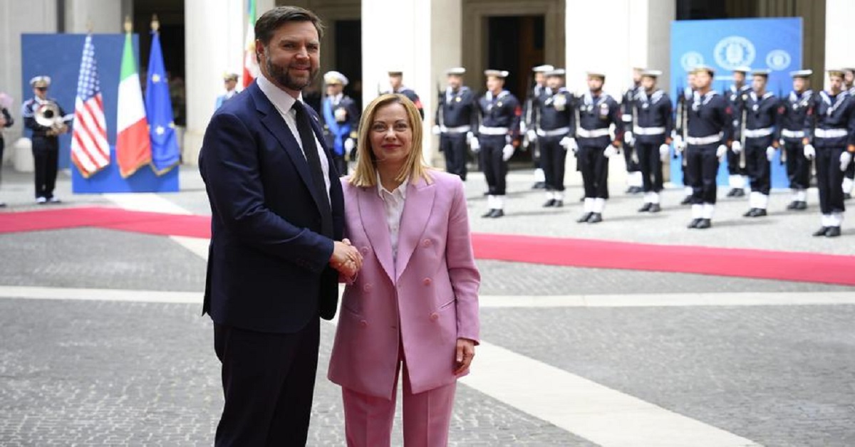 En la foto, el vicepresidente de EEUU, JD VAnce, y la primera ministra italiana Giorgia Meloni