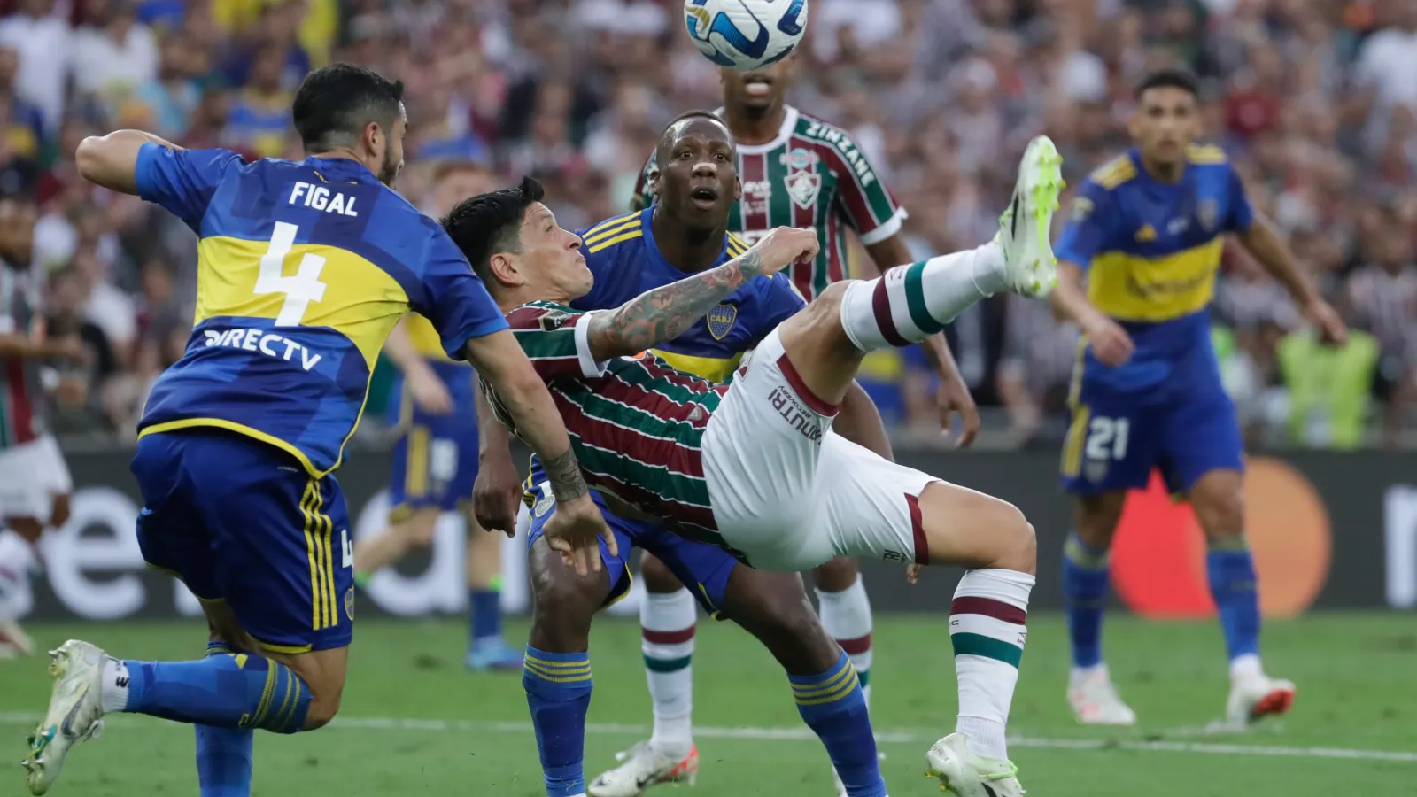 En la foto, un momento de un partido de fútbol de Brasil