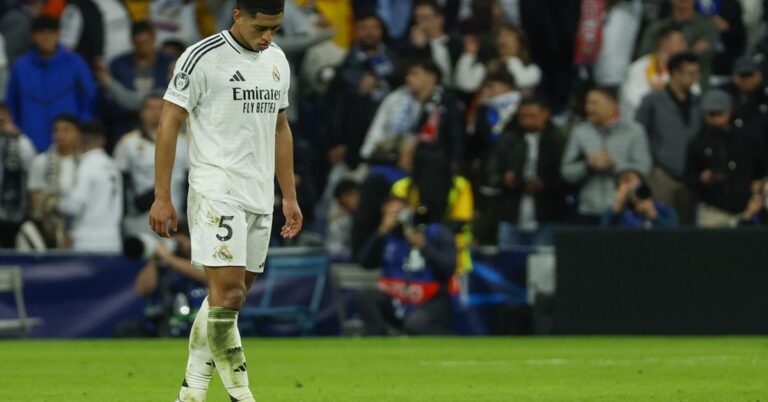 En la foto, el centrocampista Jude Bellingham