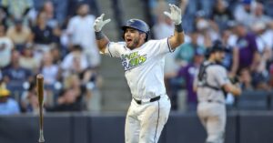 En la foto, el mexicano Aranda tras decidir ante Yankees