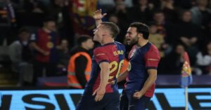 En la foto, Dani Olmo y Eric García celebran el gol del primero al Mallorca