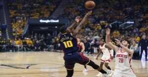En la foto, Butler en una jugada ante Rockets
