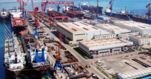 En la foto, astilleros chinos