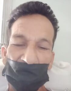 En la foto, el enfermo de cáncer que reclama al gobierno cubano Morfina