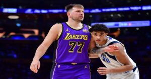 En la foto, la estrella de los Lakers, Luka Doncic, en su regreso a Dallas