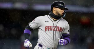 En la foto, el jardinero cubano Lourdes Gurriel