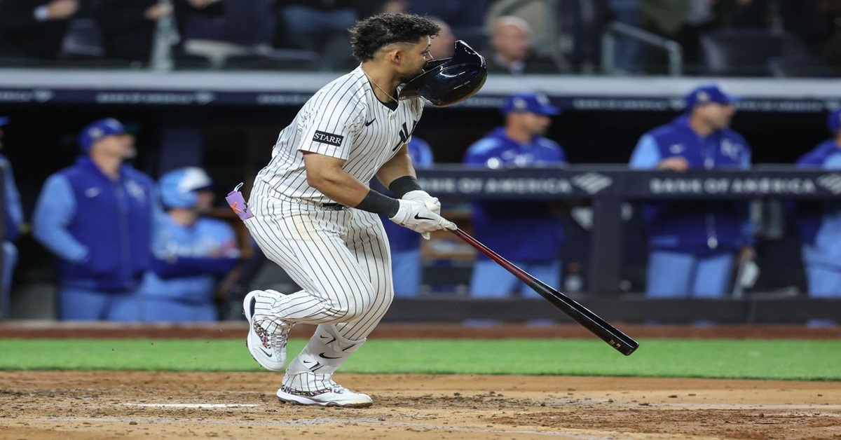 En la foto, Jason Domingues, cuando pega doblete para decidir ante Kansas City