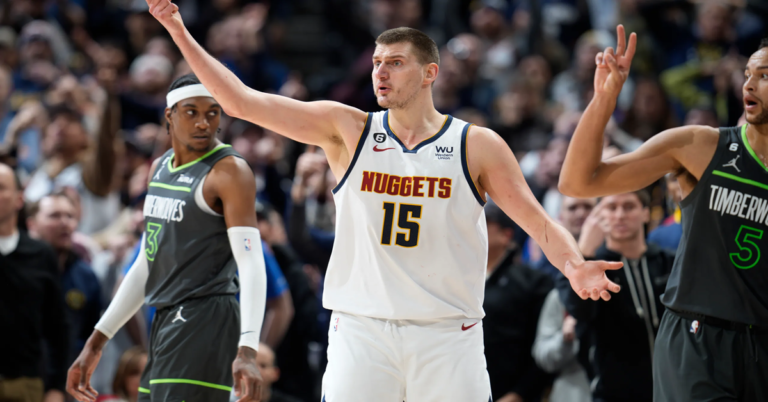 En la foto, Nikola Jokic, el baloncestista de los Nuggets de Denver