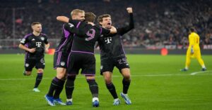 eN LA FOTO, EL bAYERN CELEBRA EL GOL DE hARRY kANE